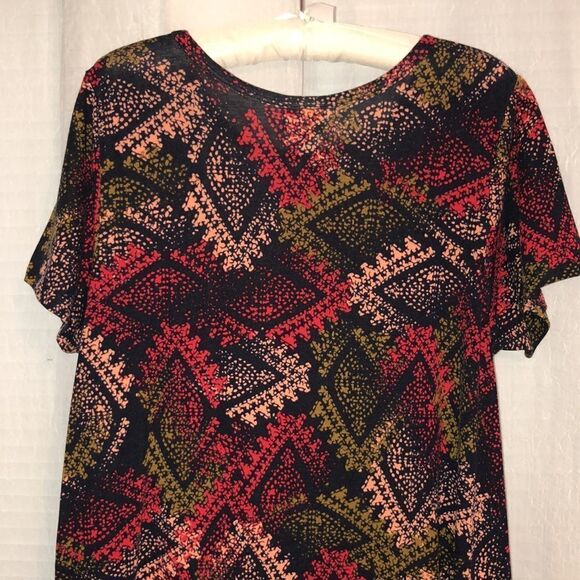 LuLaRoe Carly M Black Red Green Nude Short Sleeve High Low Dress - Picture 4 of 14